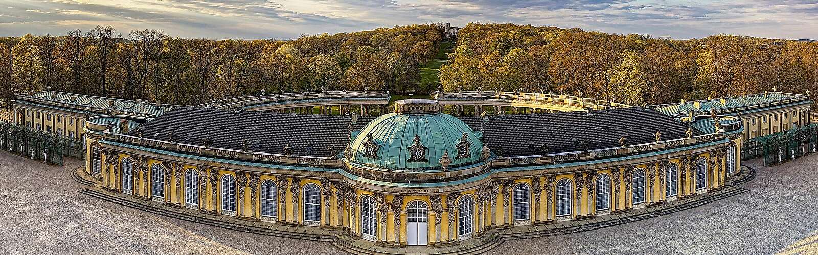 Schloss Sanssouci,
            
        
                Foto: PMSG und SPSG/André Stiebitz